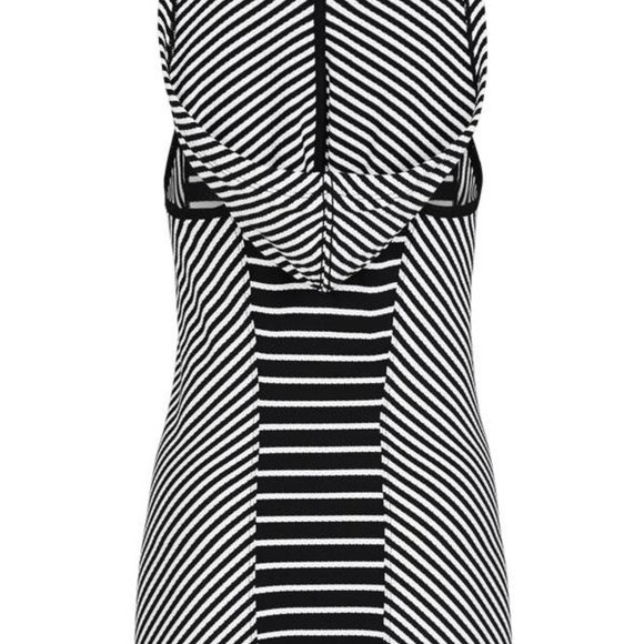 Lorna Jane Hooded Excel Tank - Picture 2 of 4